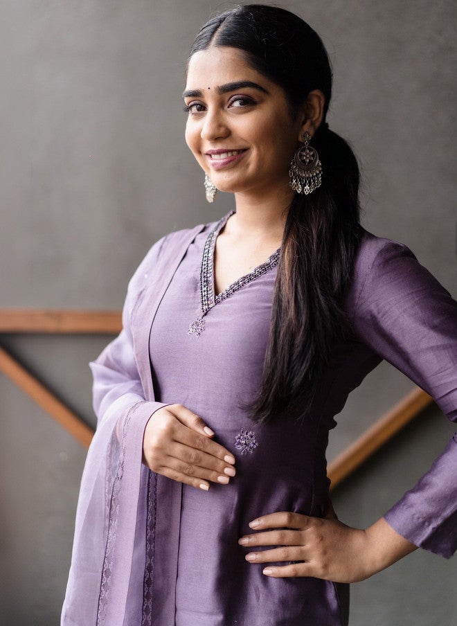 Women Basket Women Ethnic Motifs Embroidered Thread Work Kurta with Trousers & Dupatta - Image 4